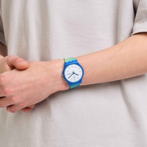 Blue Swatch Chinese Winter Scenery Plastic | ABGT-40657